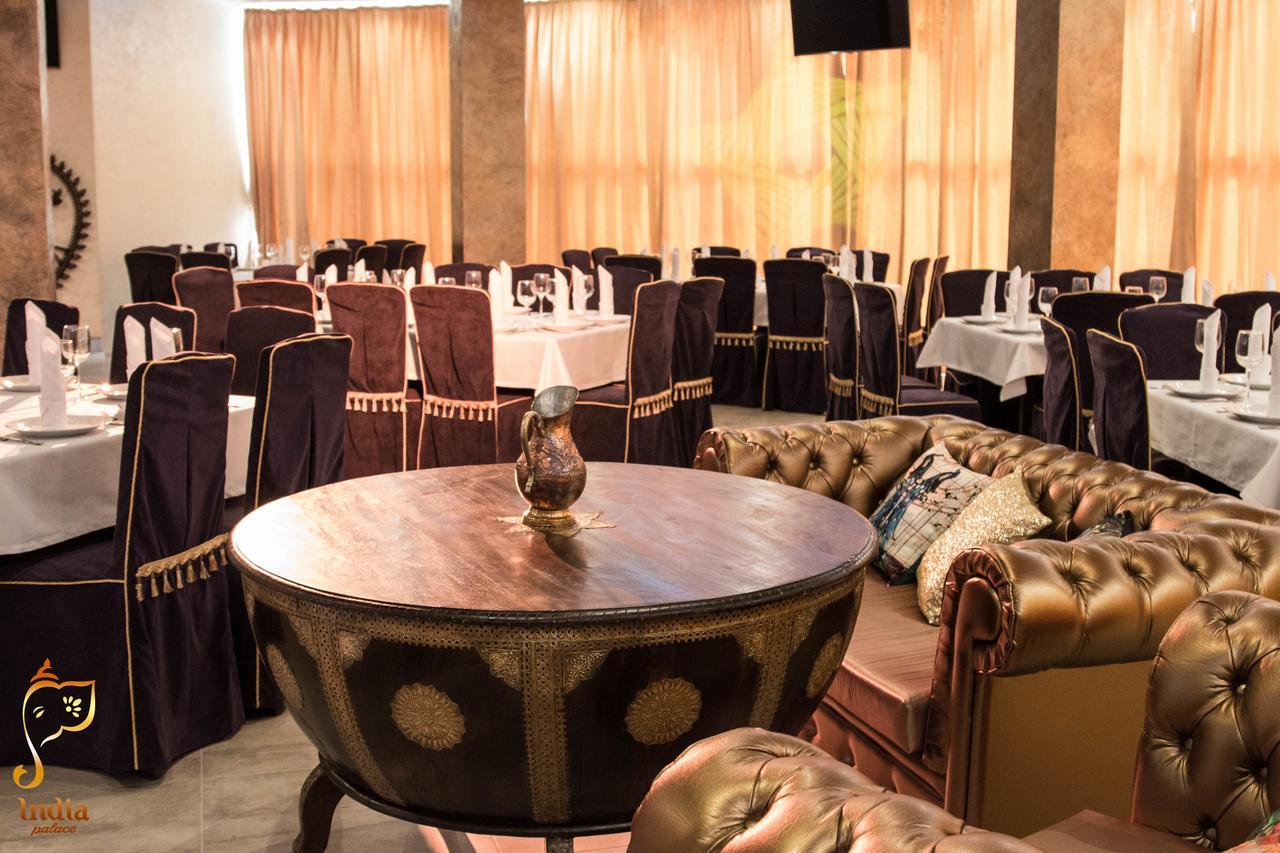 India Palace Hotel Kharkiv Bagian luar foto