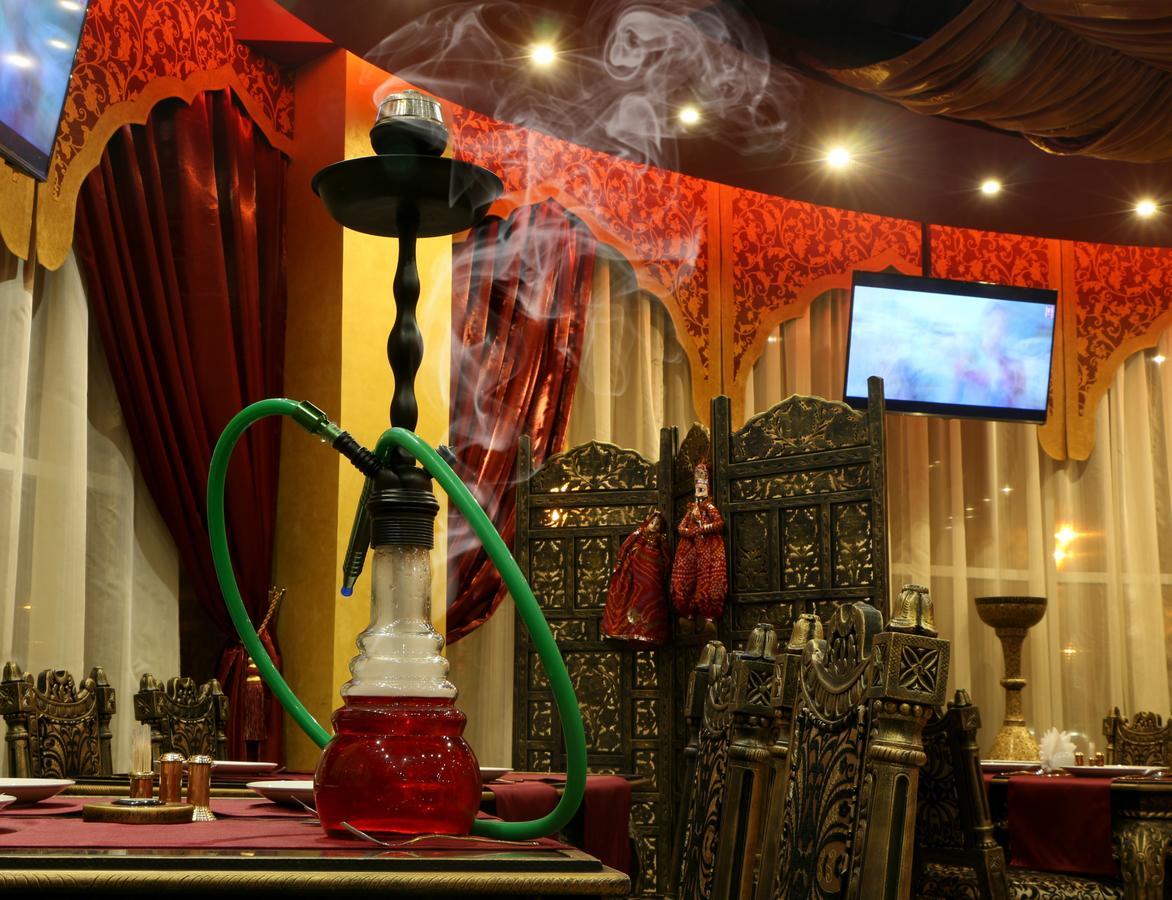 India Palace Hotel Kharkiv Bagian luar foto