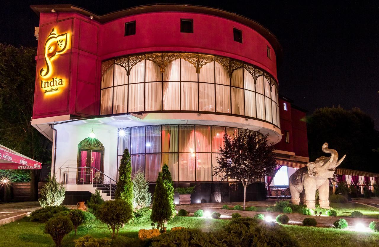 India Palace Hotel Kharkiv Bagian luar foto