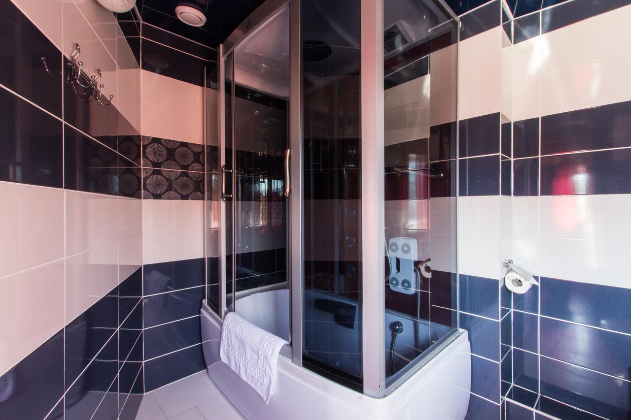 India Palace Hotel Kharkiv Bagian luar foto