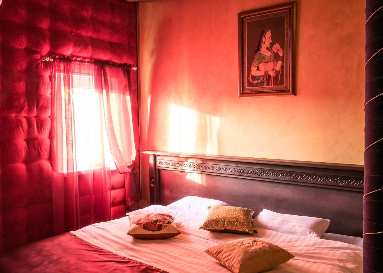 India Palace Hotel Kharkiv Bagian luar foto