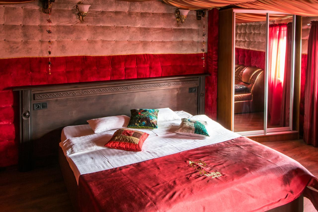 India Palace Hotel Kharkiv Bagian luar foto