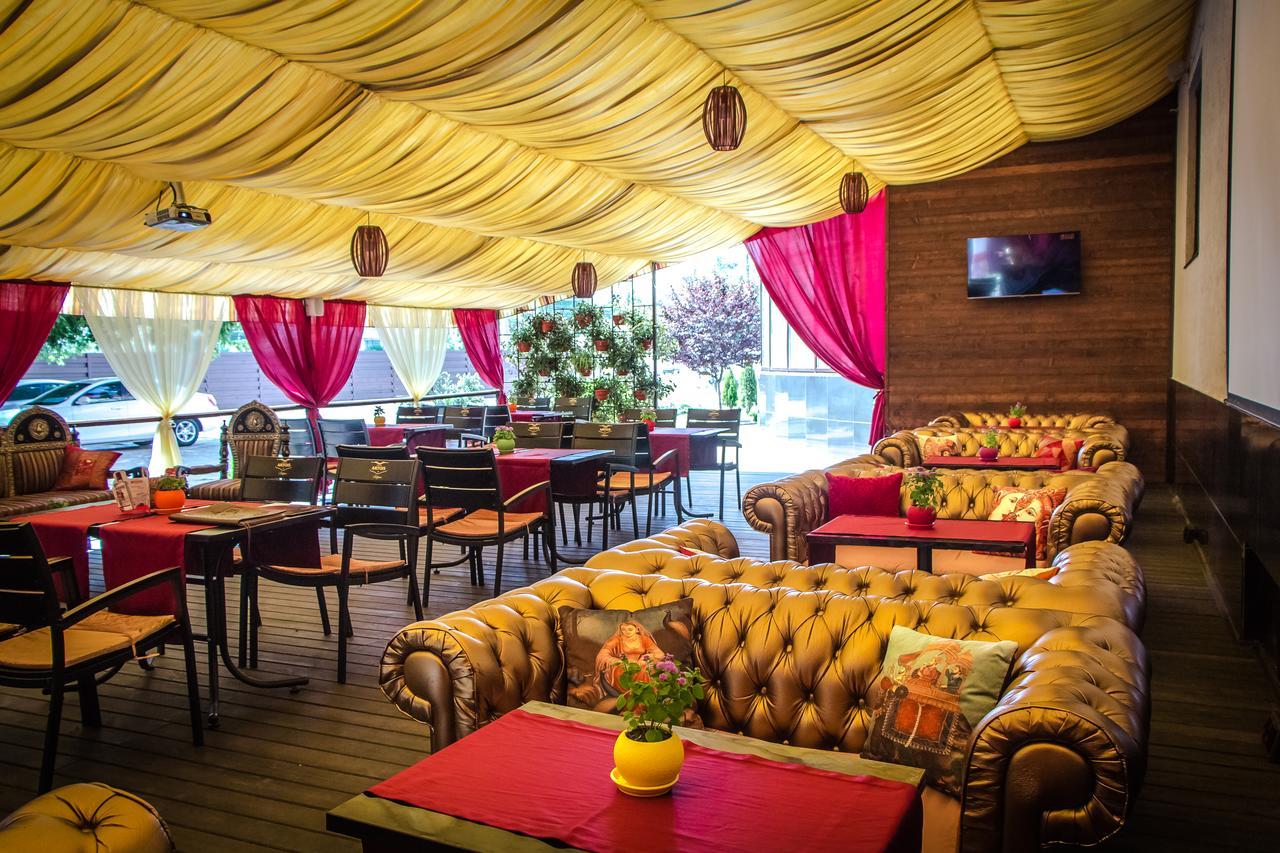 India Palace Hotel Kharkiv Bagian luar foto