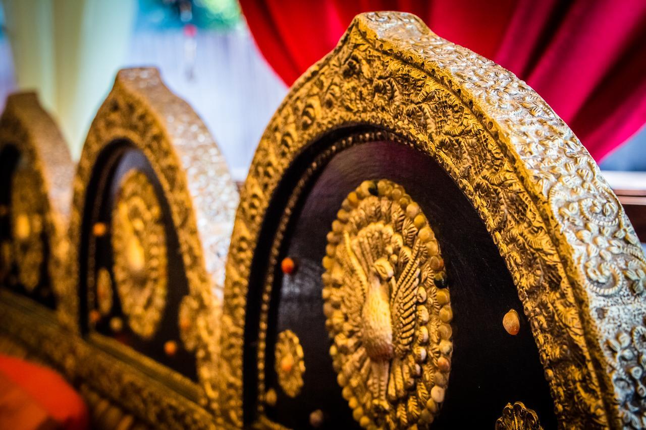 India Palace Hotel Kharkiv Bagian luar foto