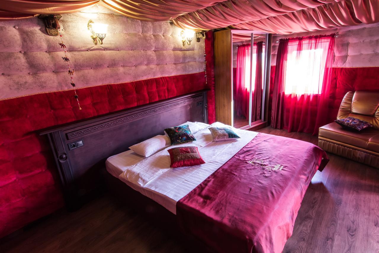 India Palace Hotel Kharkiv Bagian luar foto