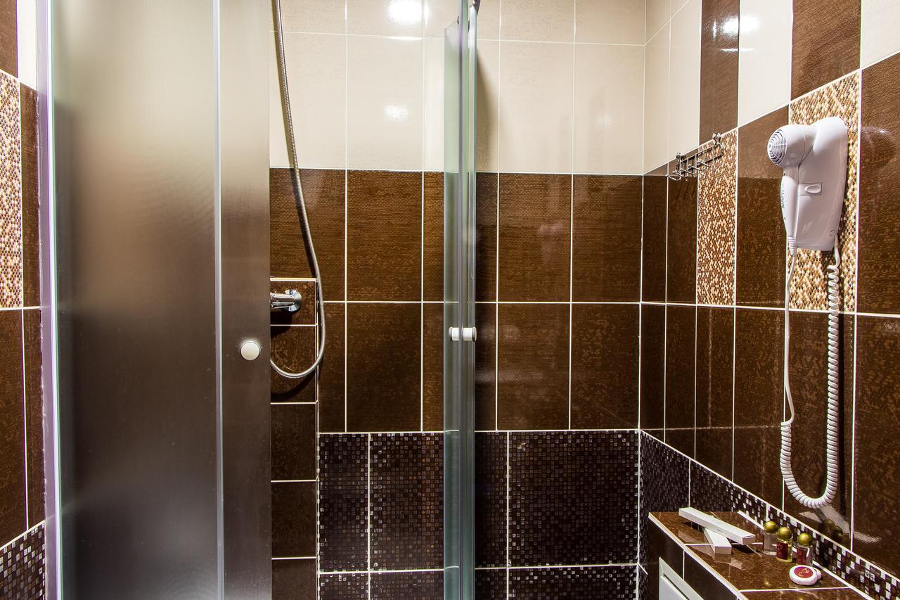 India Palace Hotel Kharkiv Bagian luar foto