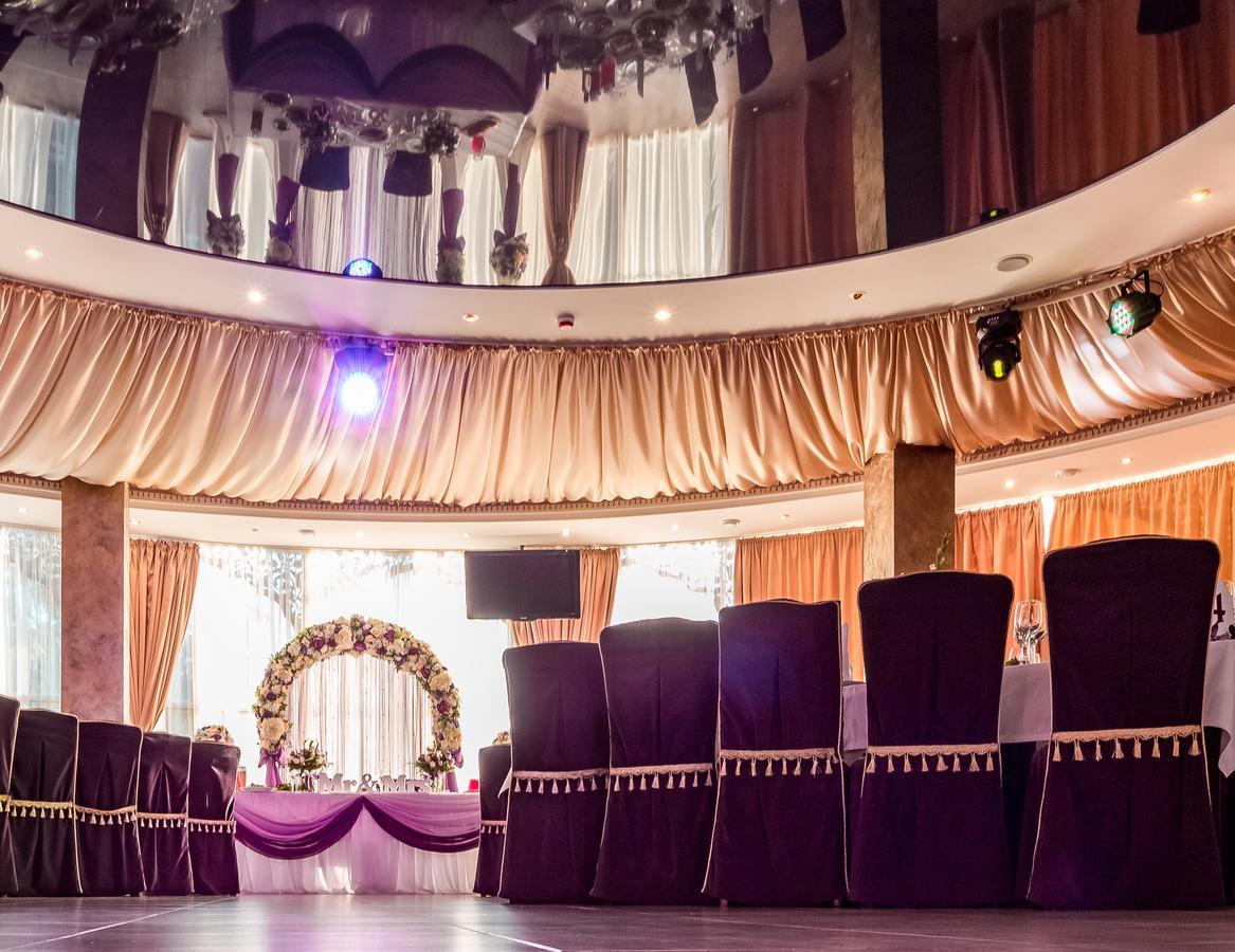 India Palace Hotel Kharkiv Bagian luar foto